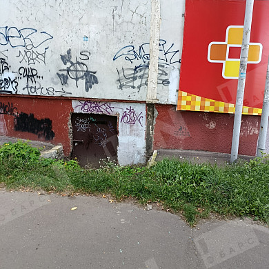 «Входа нет!»: ивановец месяц добивался реакции на заваленные входы в укрытия